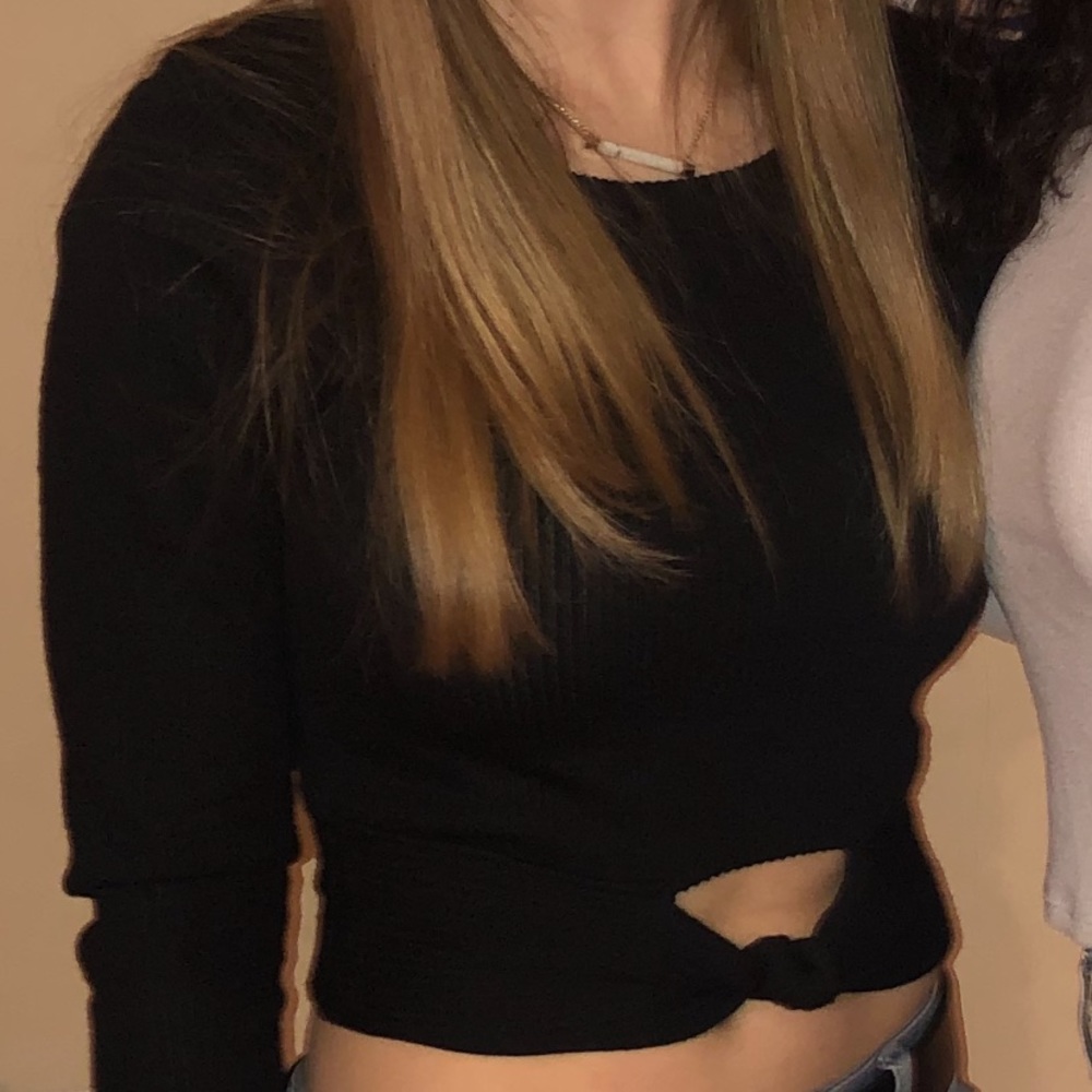 Hollister Knot Crop Top